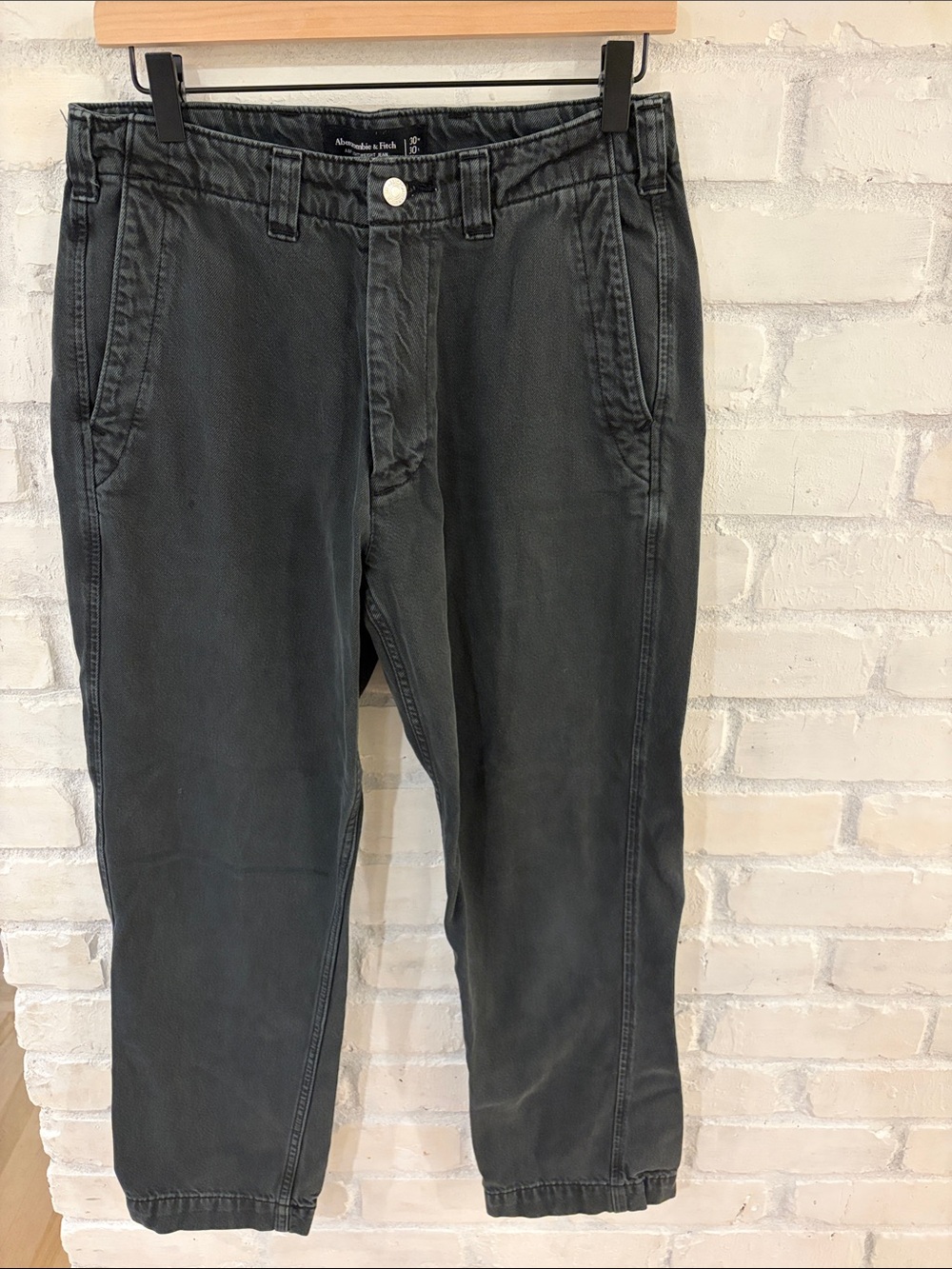 Abercrombie & Fitch Charcoal Gray Loose Lightweight Jeans (B4)